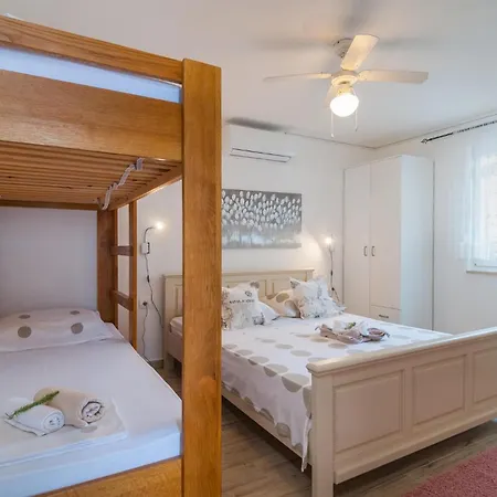 Semesterbostad Pet Friendly In With Kitchen *